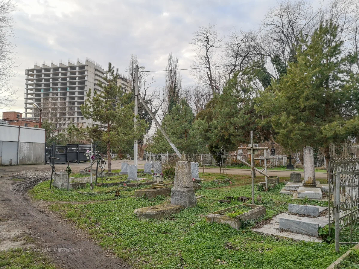 Кладбище в центре Краснодара меня шокировало