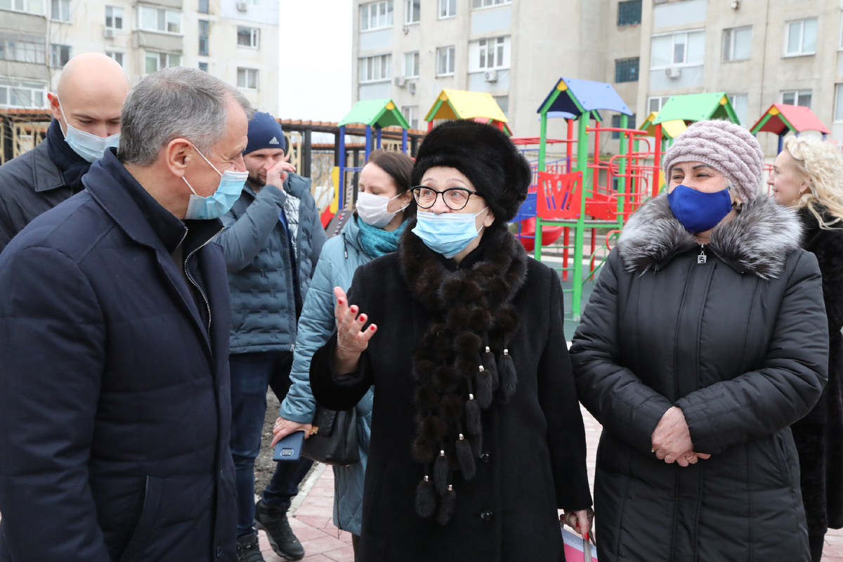 Задача власти — никогда не прерывать диалог с людьми (фото: Игорь Охрименко)