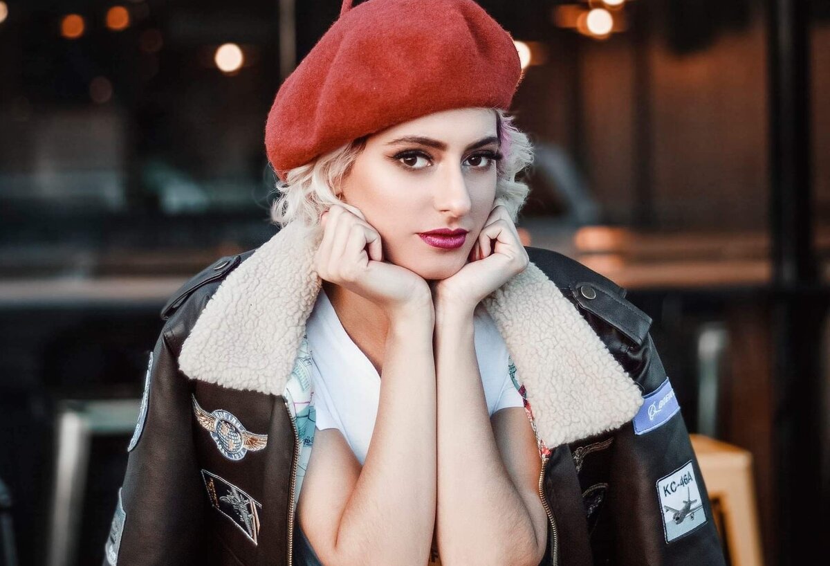 "Вы думаете пора уходить в онлайн?" Фото автора lehandross Pexels, используется по лицензии Creative Commons