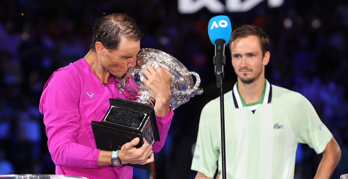 Надаль и Медведев перед выходом в финал провели по 17 часов на корте, а матч 1/4 стал для обоих самым сложным на турнире: испанец провел пятисетовую встречу с Денисом Шаповаловым, а россиянин — с Феликсом Оже-Альяссимом. Знаменитая австралийская система предсказаний, которая порой основывается на довольно странных данных, дала коэффициент на победу Дани 64%, а Рафаэля — 36%.