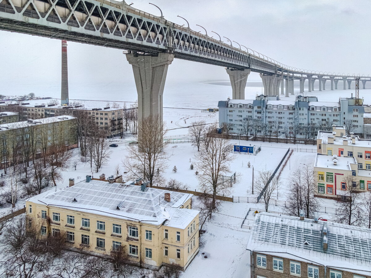 Питерский киберпанк. Как живёт Канонерский остров под эстакадой Западного  Скоростного Диаметра? | НЕ ФОТОГРАФ | Дзен