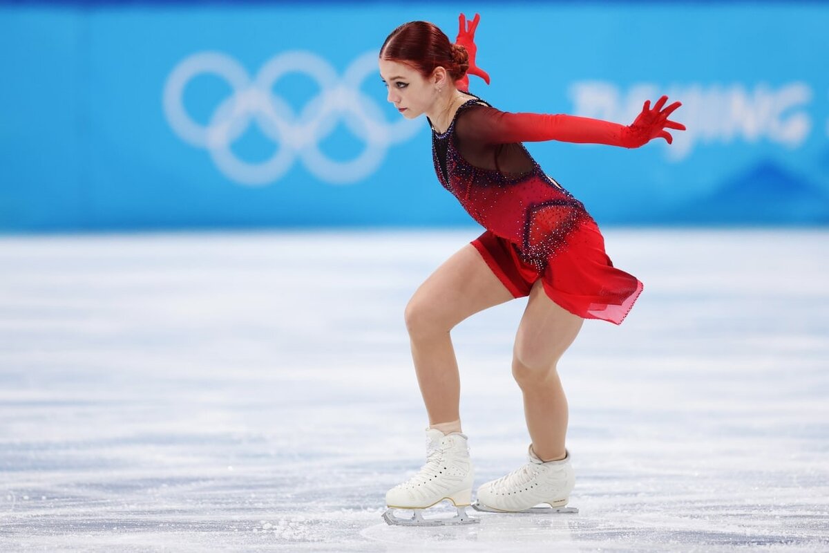 Почему Саша Трусова с пятью квадами проиграла Анне Щербаковой на ...