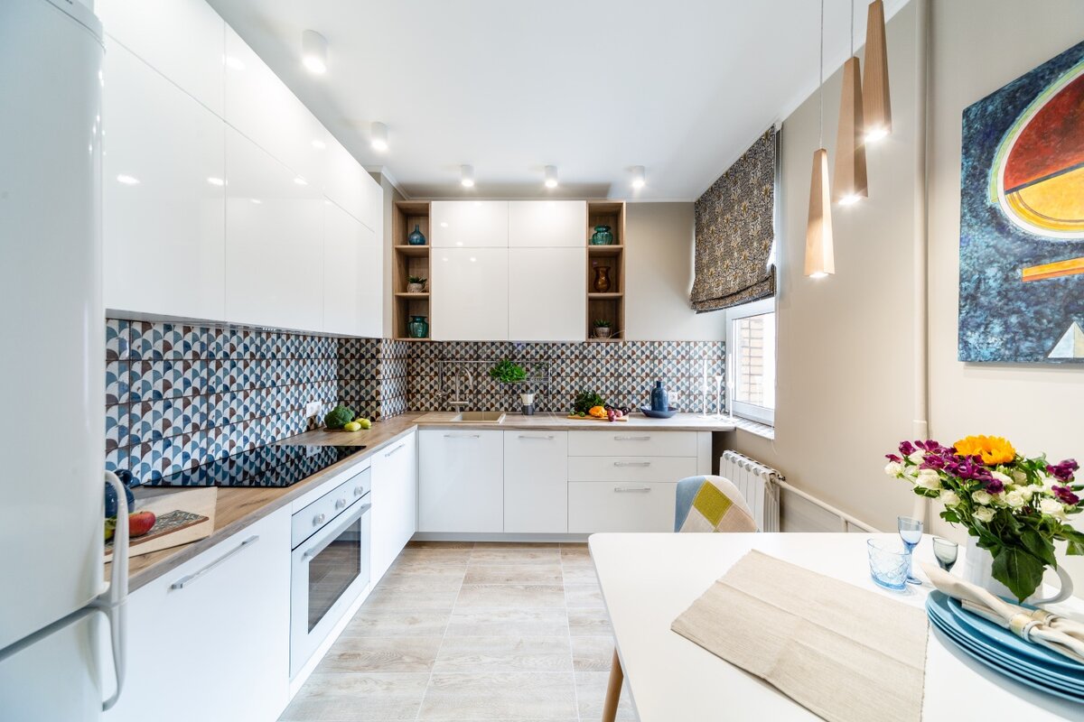 Кухня «Эмма» с белоснежными фасадами из экомембраны