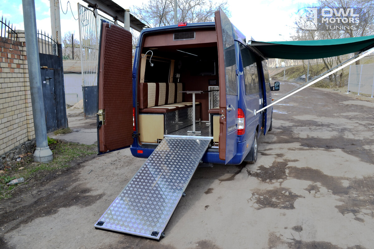 Mercedes Sprinter Classic дом на колесах, построенный в тюнинг-ателье OWL-Motors. 