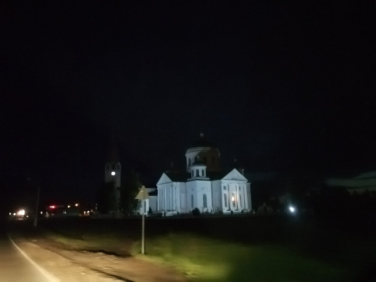 Храм Смоленской иконы Божией Матери Одигитрия в Выездном, пригород Арзамаса