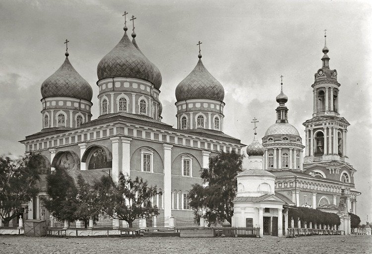 фото надо листать. Покровский собор