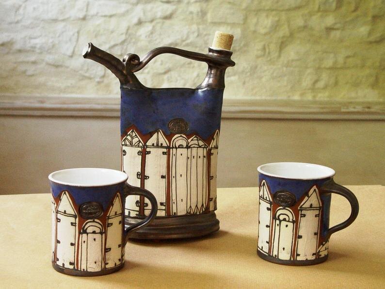 Набор керамической посуды ручной работы болгарского мастера. Такой набор украсит любой дом и если даже им воспользоваться и выпить приятного вина, то вечер будет приятным и комфортным