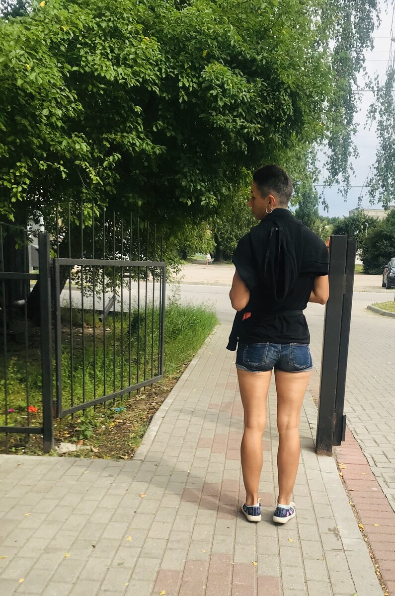 Мы на тренировку помчались. День сегодня будет просто аааааа. К 18 надо попасть в Зеленоградск, у Саши там танцы на променаде, а потом ещё оттуда как-то уехать, при том, что последняя электричка в 21, и что-то мне подсказывает, что до 21 мы не закруглимся с танцами.