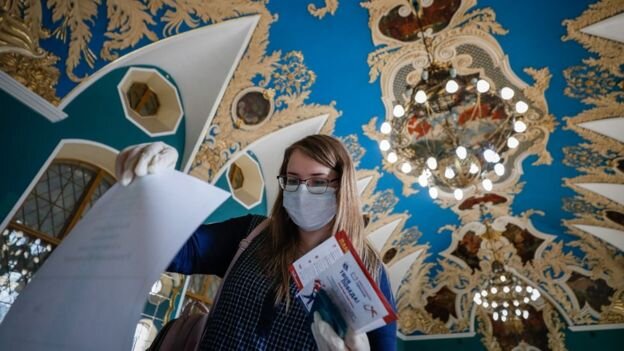 В Кремле итоги голосования назвали "триумфальным референдумом о доверии президенту Путину"