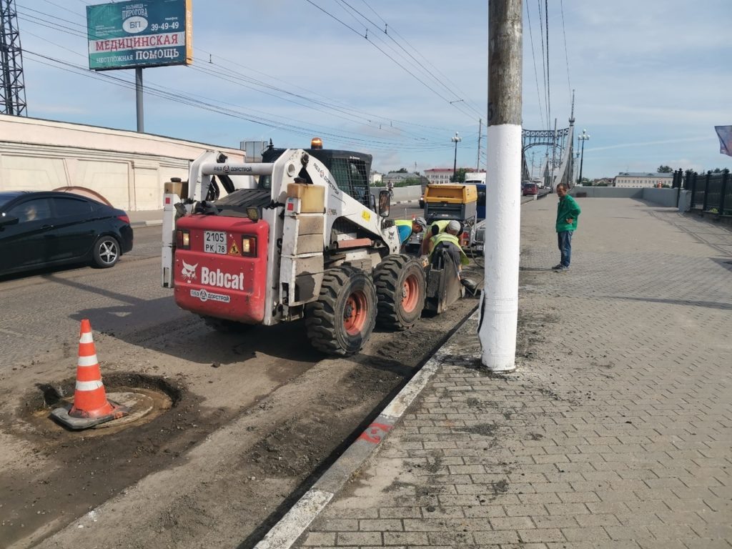 На Старом мосту ищут люки