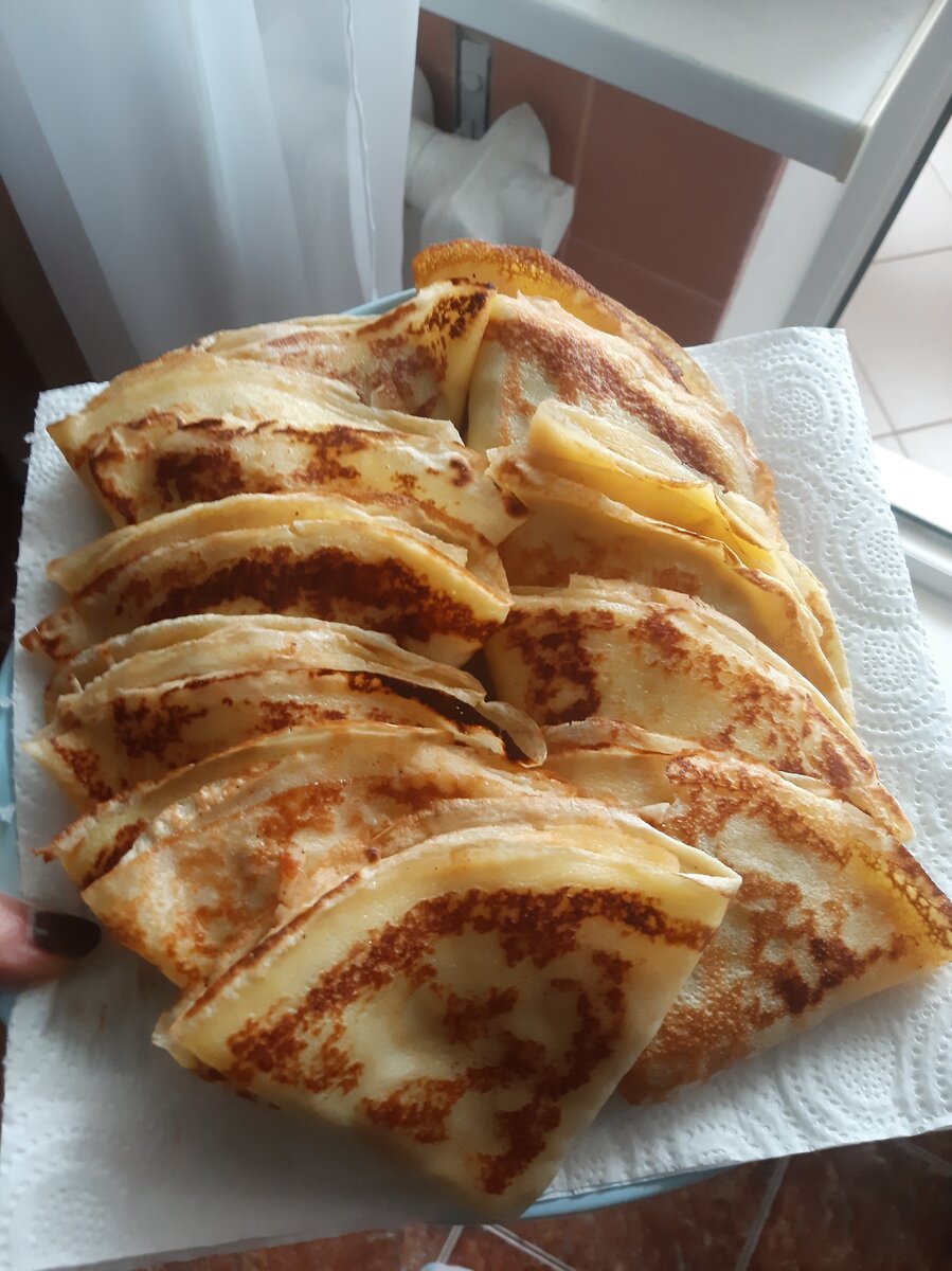 Эти с ветчиной и сыром. Съедается моментально, ничего на завтра не остается))