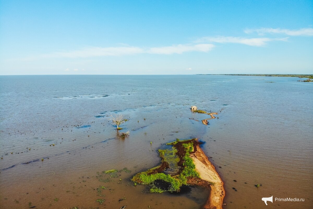 Камень рыболов фото