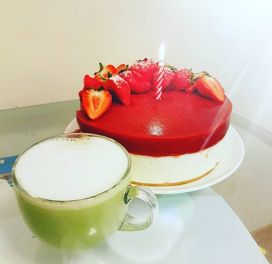 Но иногда можно и с тортиком)