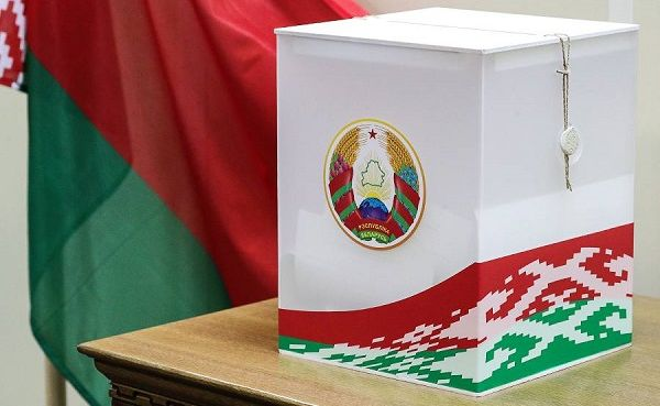 Фото: https://eadaily.com/ru/news/2020/07/17/soperniki-lukashenko-na-vyborah-obedinili-shtaby
