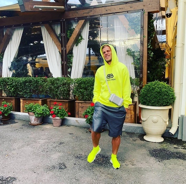 Александр отдыхает и ждет. Фото из соцсетей 