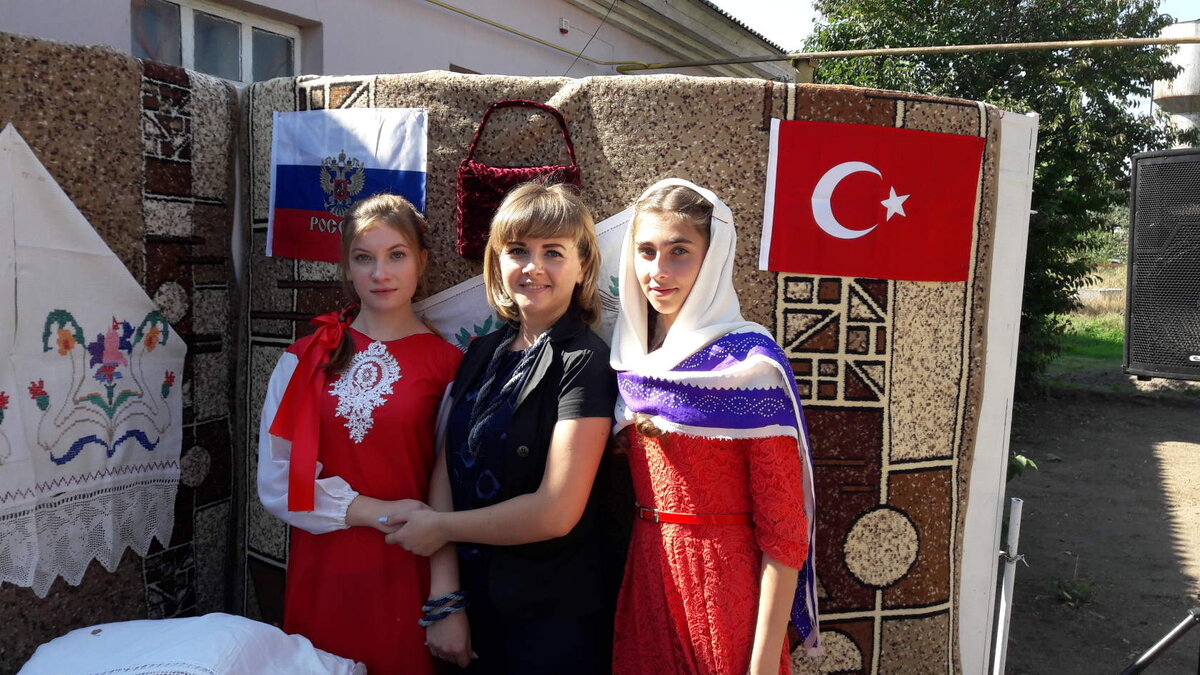 Турки-месхетинцы Мартыновского района Ростовской области в 2018 г.(источник: https://m-rdk.rnd.muzkult.ru/news/20328141)