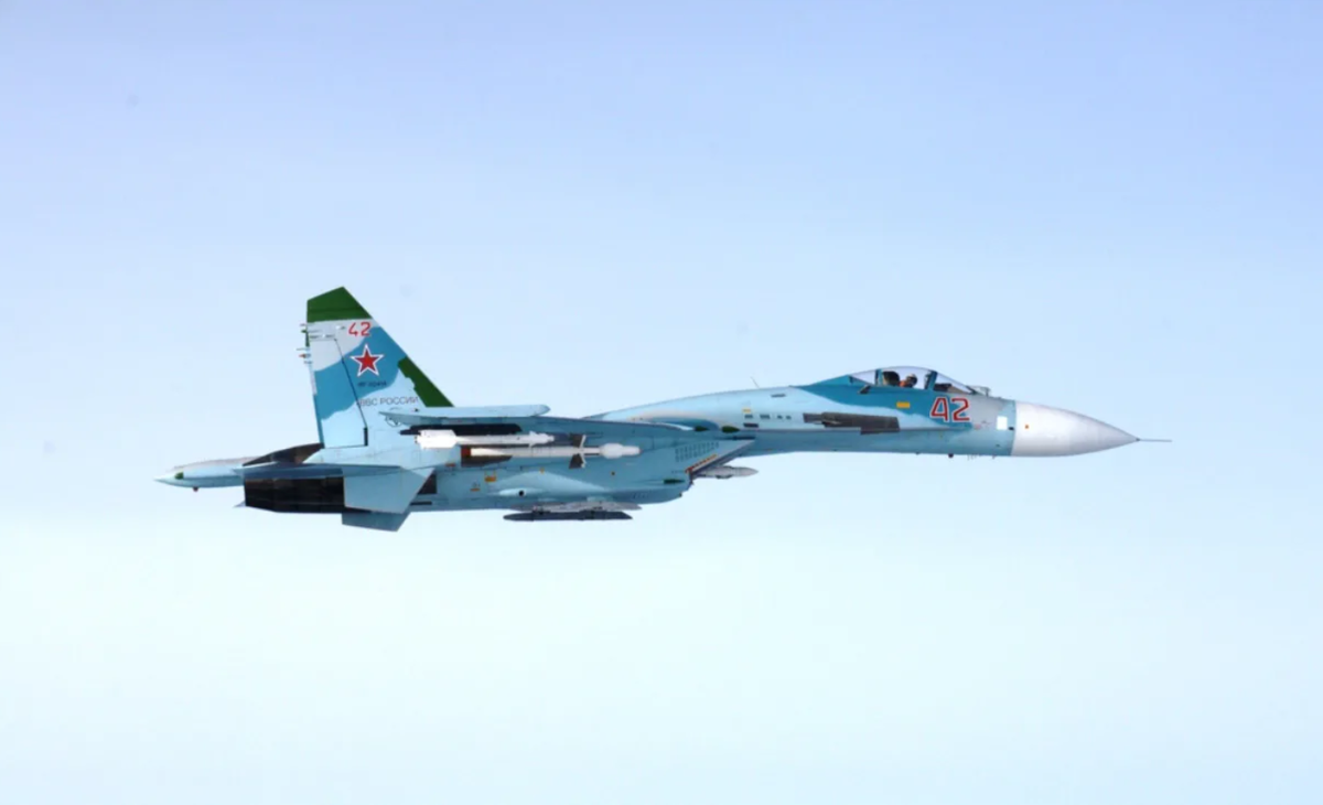 Русский истребитель Су-27 в районе Порвоо в октябре 2016. Фото: Arkistokuva/Puolustusvoimat