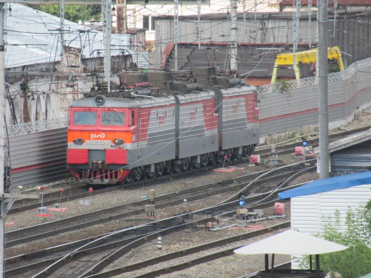 3ВЛ11, снято с Одоевского путепровода