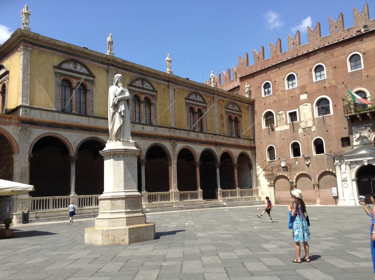 Италия. Верона. Площадь Синьории (Piazza dei Signori).