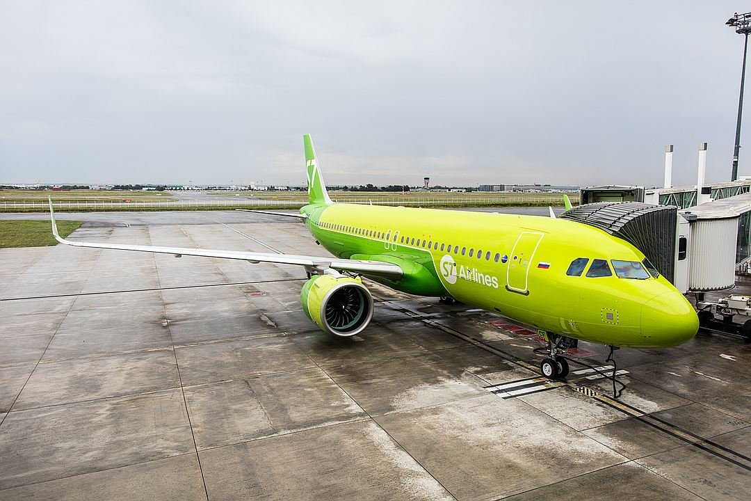 Airbus 320 s7. Аэробус а320 Нео s7. Аэробус а 320 Нео с7. A320 s7. Самолёт s7 Airlines а320.