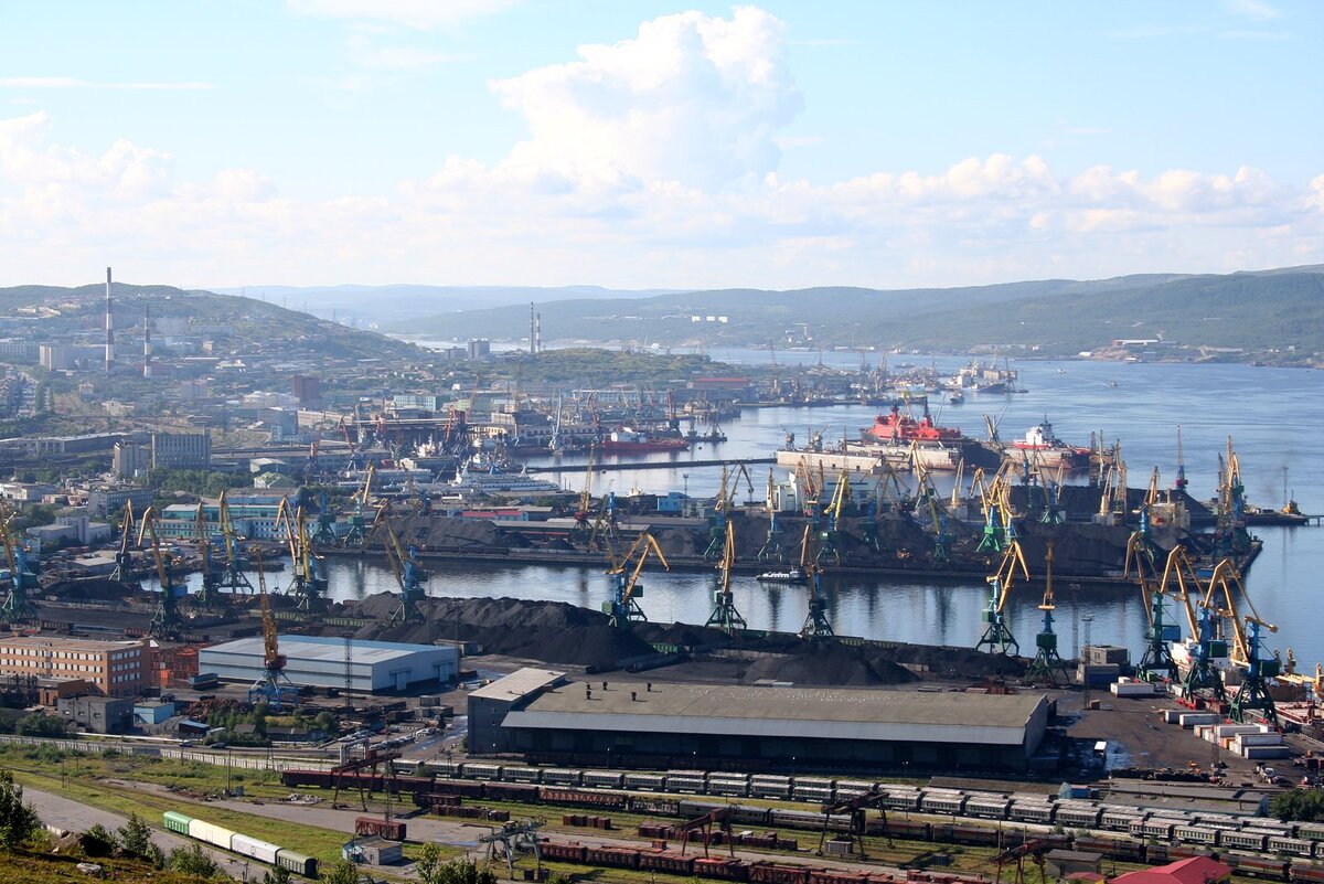 Морской порт Мурманск