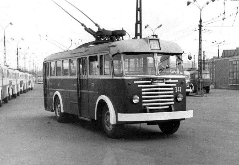 Троллейбус Ikarus-60T  (1952-1956 гг.). Эксплуатировался только в Венгрии.