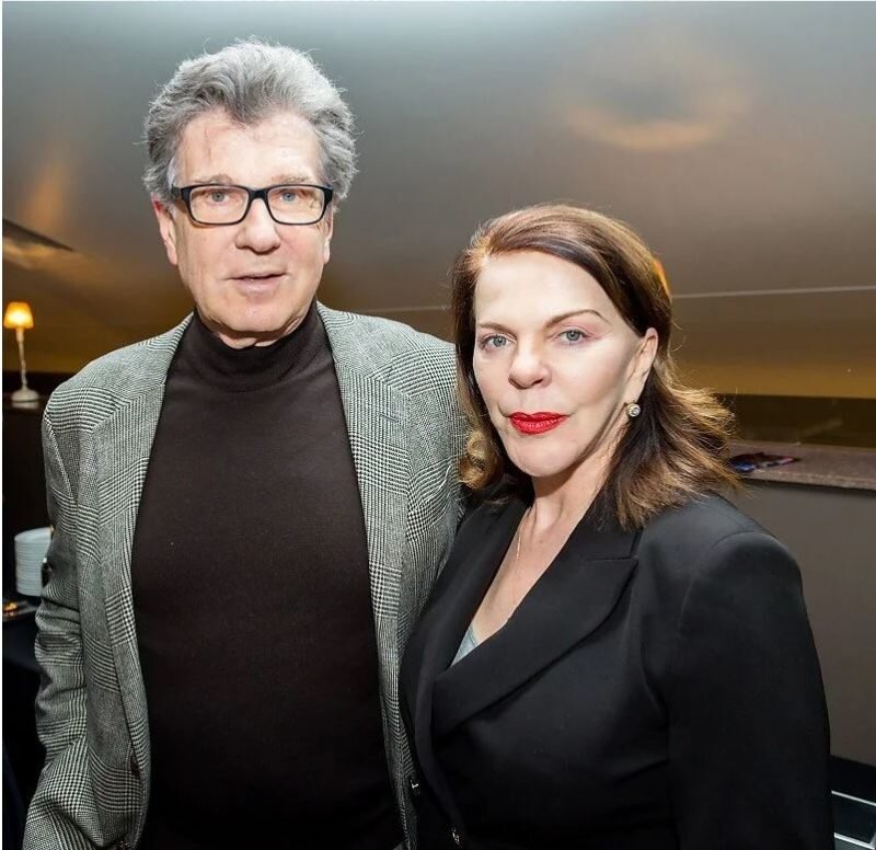 Игорь Костолевский с супругой. Фото Яндекс картинки.