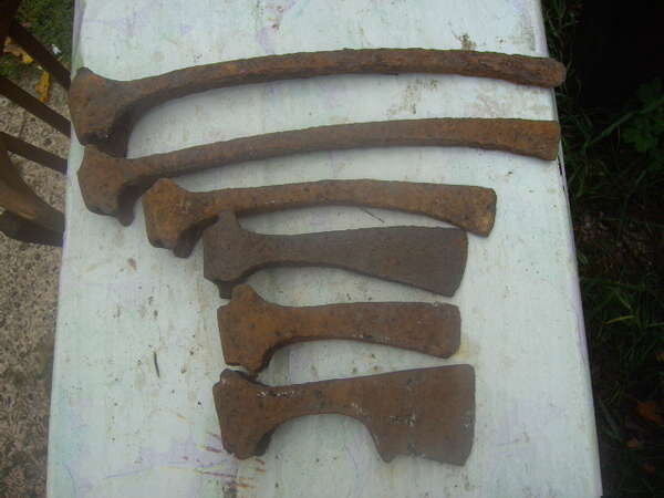 Топоры из могильника на реке Мокша, комплект с одного захоронения.