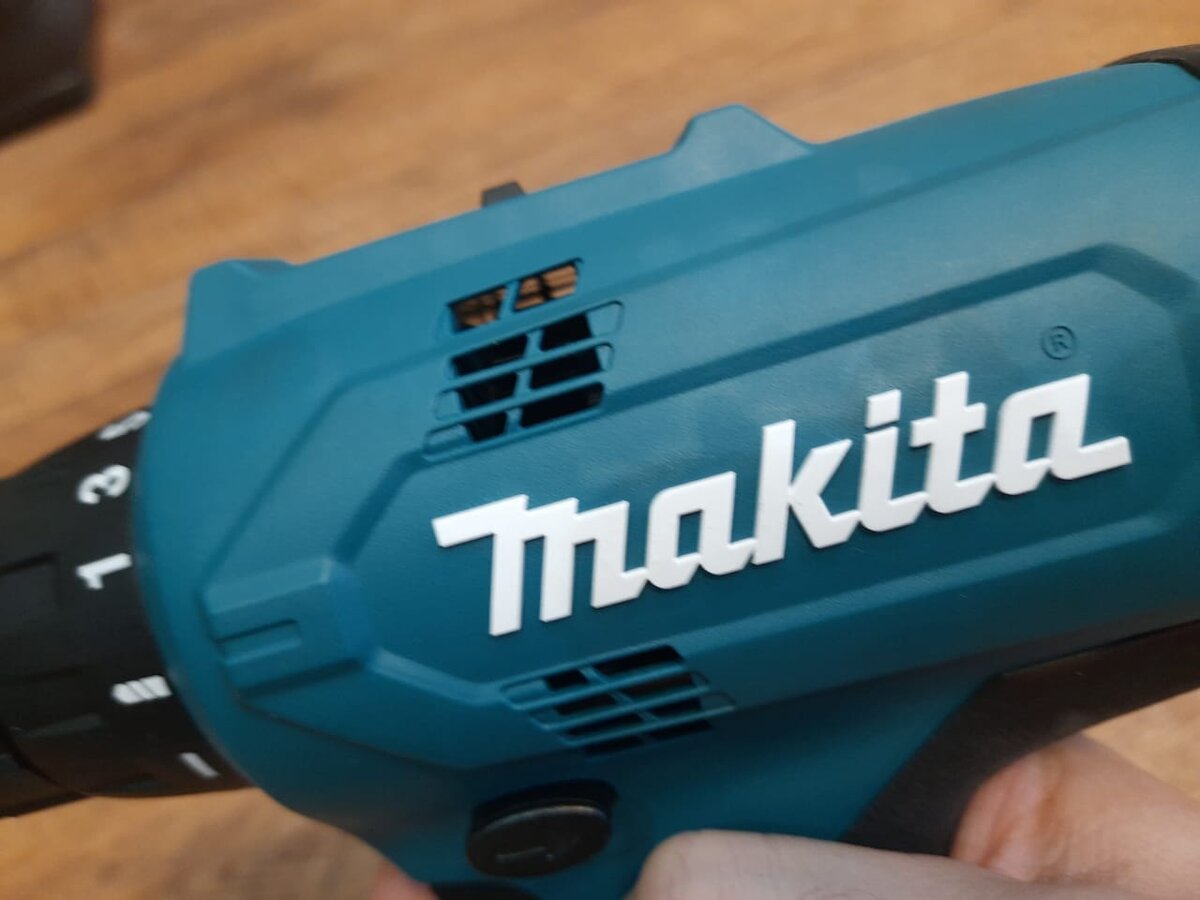 Makita DF0300