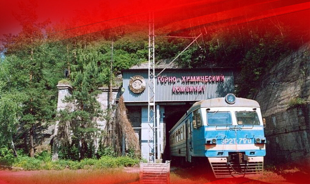Вот так буднично выезжали со смены сотрудники