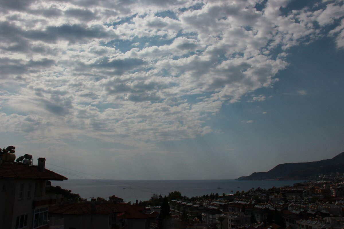 Тучи разойдутся, небо станет безоблачным, и всё будет хорошо!