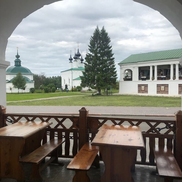 Вид с летней веранды на Входоиерусалимскую и Пятницкую церкви