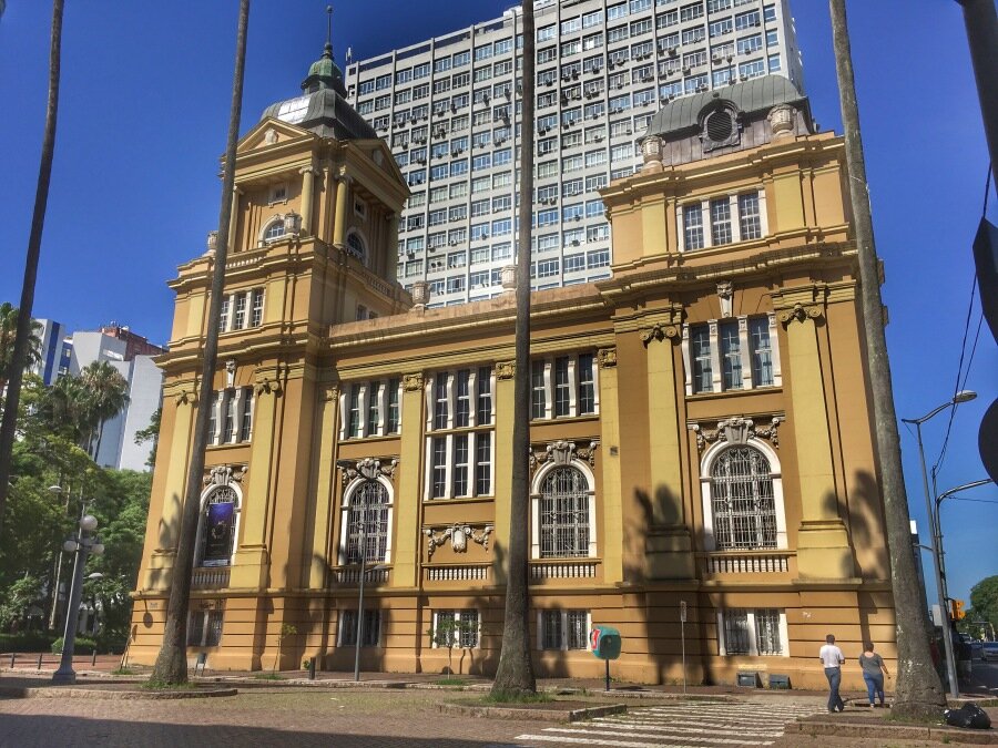 На улицах Порту-Алегри, фото автора. Листайте галерею