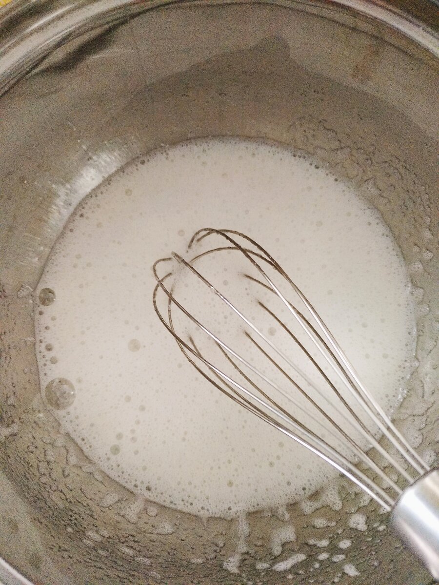 Белки взбитые с сахаром