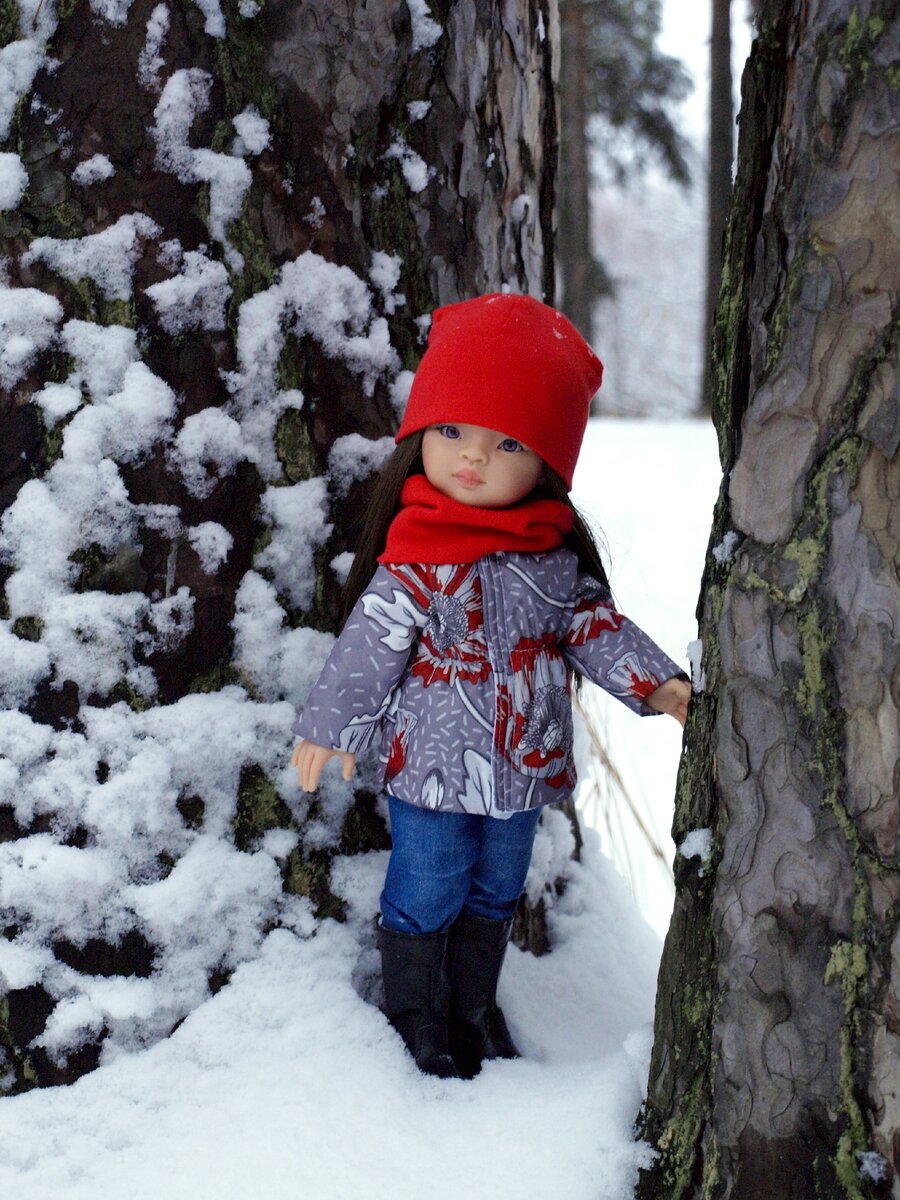 Кукла Мали от Паола Рейна в сосновом бору