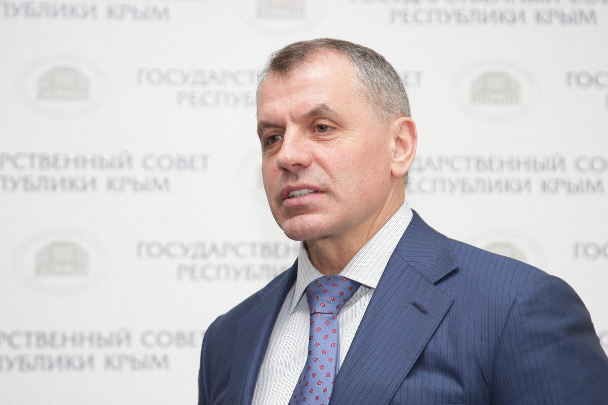 В. Константинов