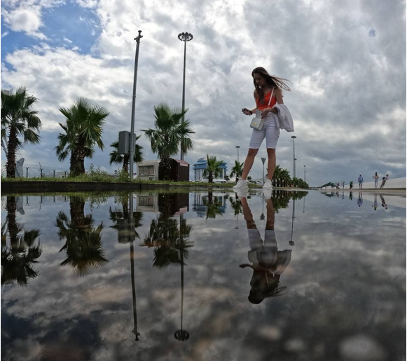 Путь к счастью тоже начинается с первого шага. Фото автора.
