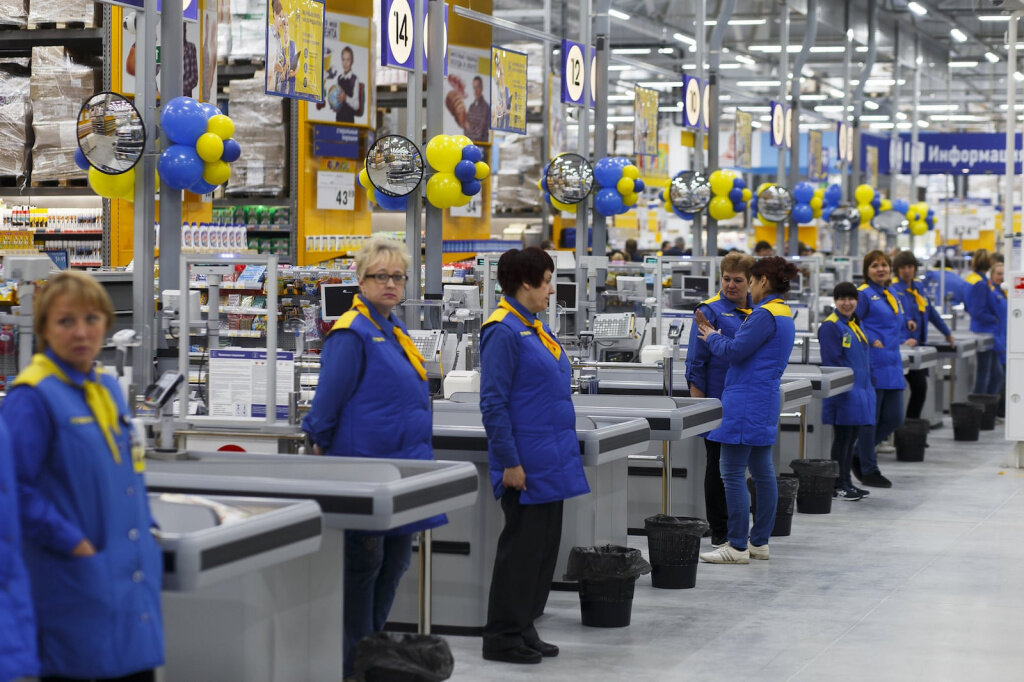 Посмотрите на счастливые лица работников