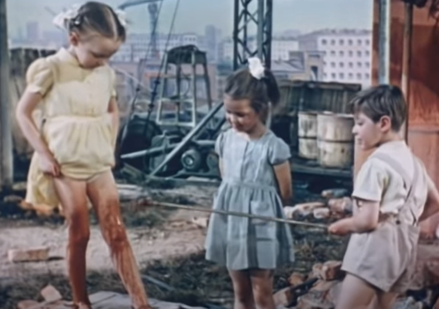 Горе-маляры, кадр из фильма "Весёлые истории" (1962)