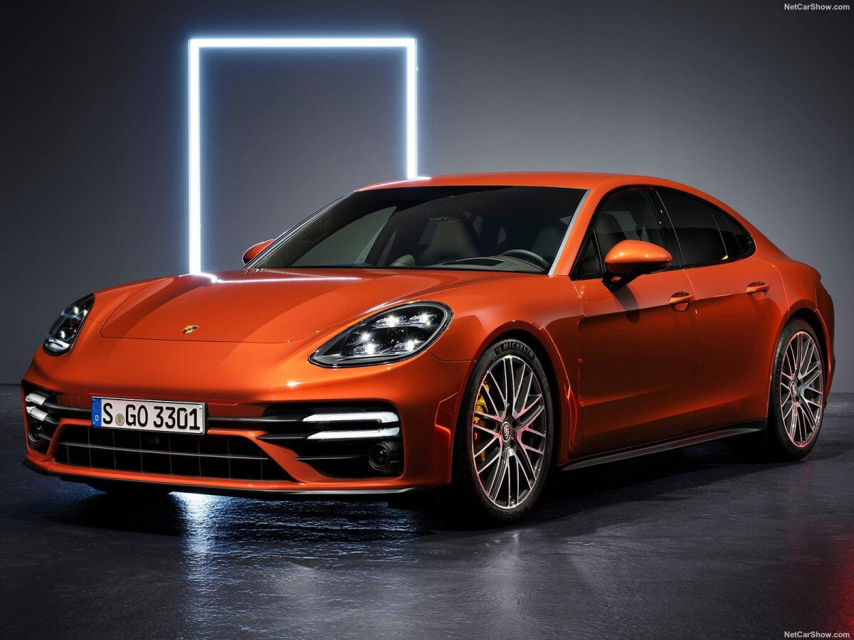 "Porsche Panamera Turbo S"