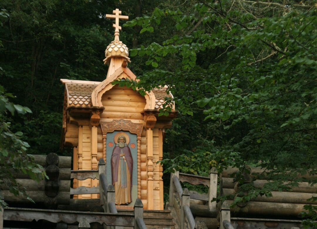 Взгляднево сергиево посадский гремячий ключ. Родник Сергия Радонежского Гремячий ключ. Гремячий Родник Сергиев Посад. Сергиев Посад Родник Гремячий ключ. Источник преподобного Сергия Радонежского Гремячий ключ.