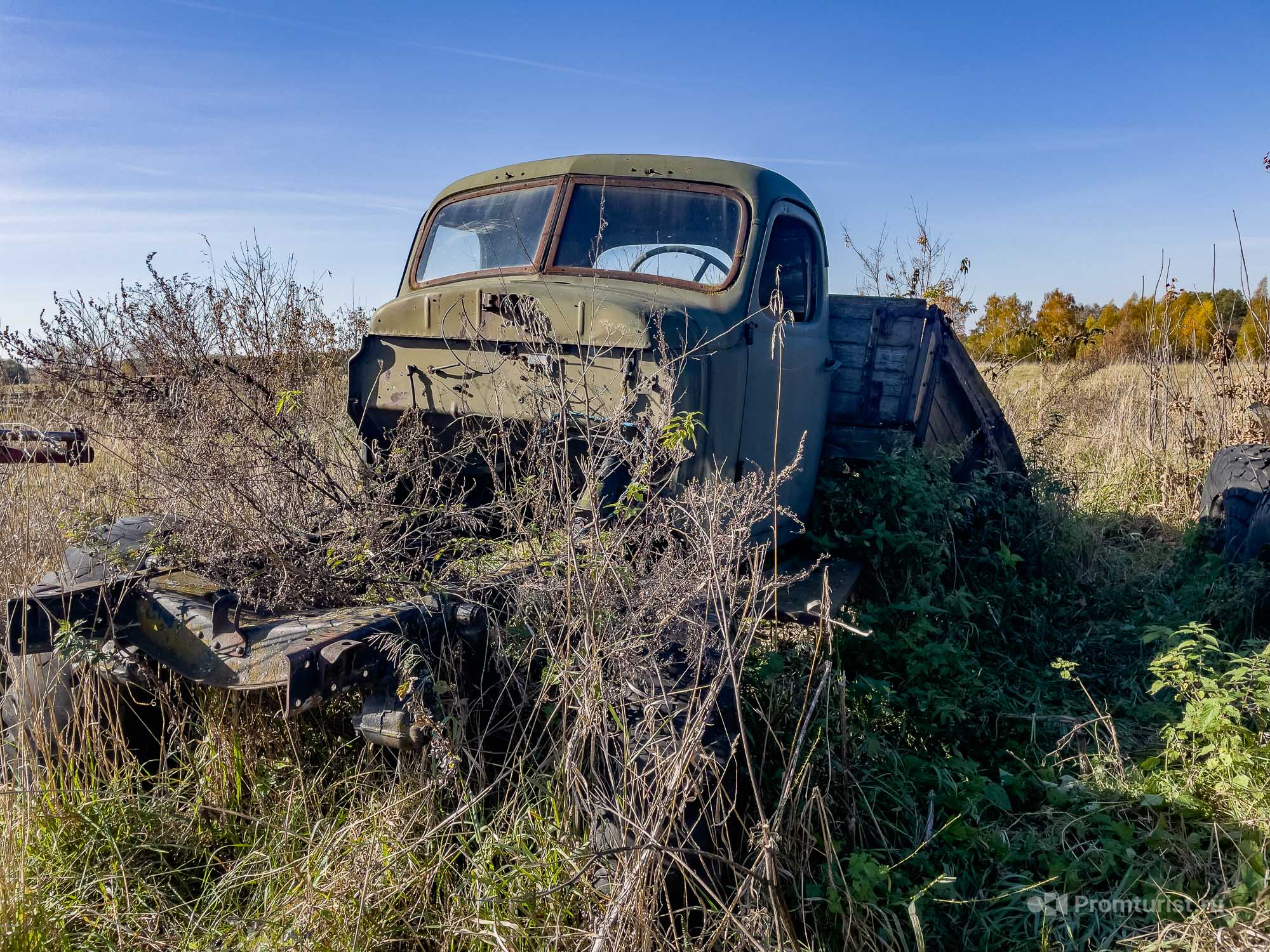 Нашёл три заброшенных ЗиЛ-157 в поле. Узнал, как они там оказались ???11