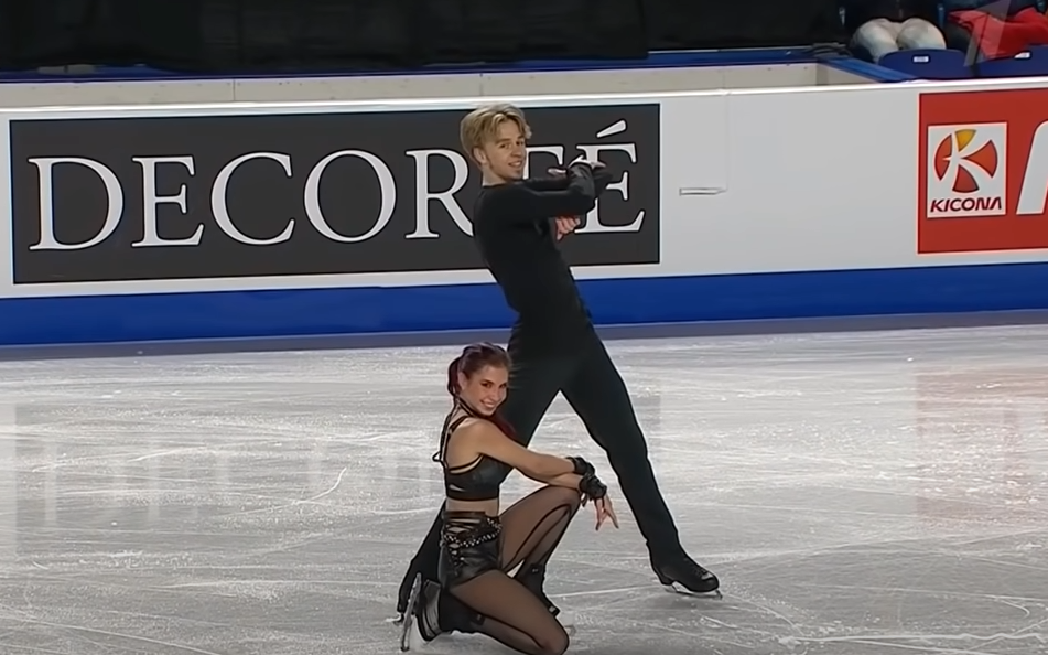 Мама фигуриста. Мама фигуриста. Мама фигуриста. Джонатан гурейро фигурист. Мама фигуриста.