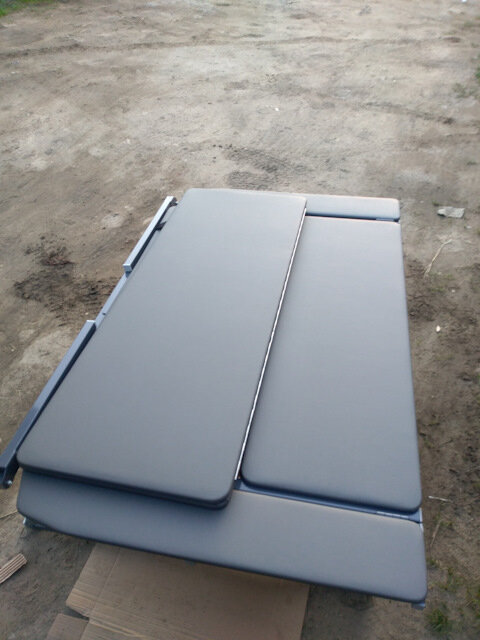 Подбирал в цвет салона