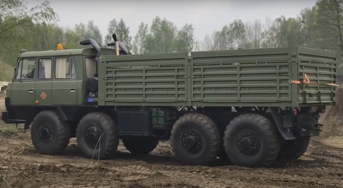 Показываем со всех сторон военную восьмиколёсную Татру 815. Почему СССР её  не закупал | Хьюстон, у нас отмена | Дзен