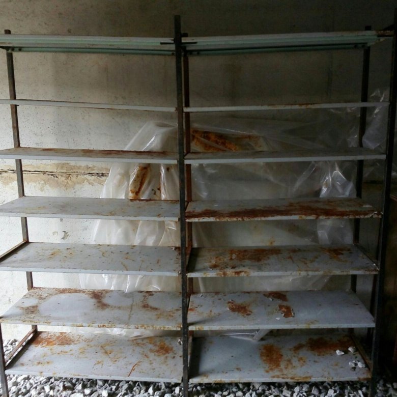 Пример некачественного стеллажа