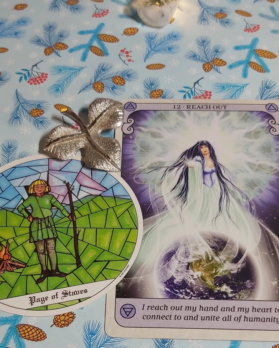 Колоды: "Tarot of the Cloisters" и "Conscious Spirit Oracle Deck" by Kim Dreyer