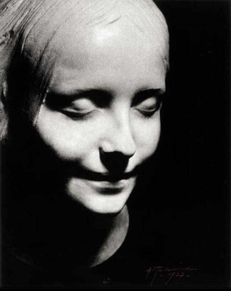 Название всех частей лица. Человек который все мсниться. Женское лицо. Человек который всем снится. Лицо которое называют самым.