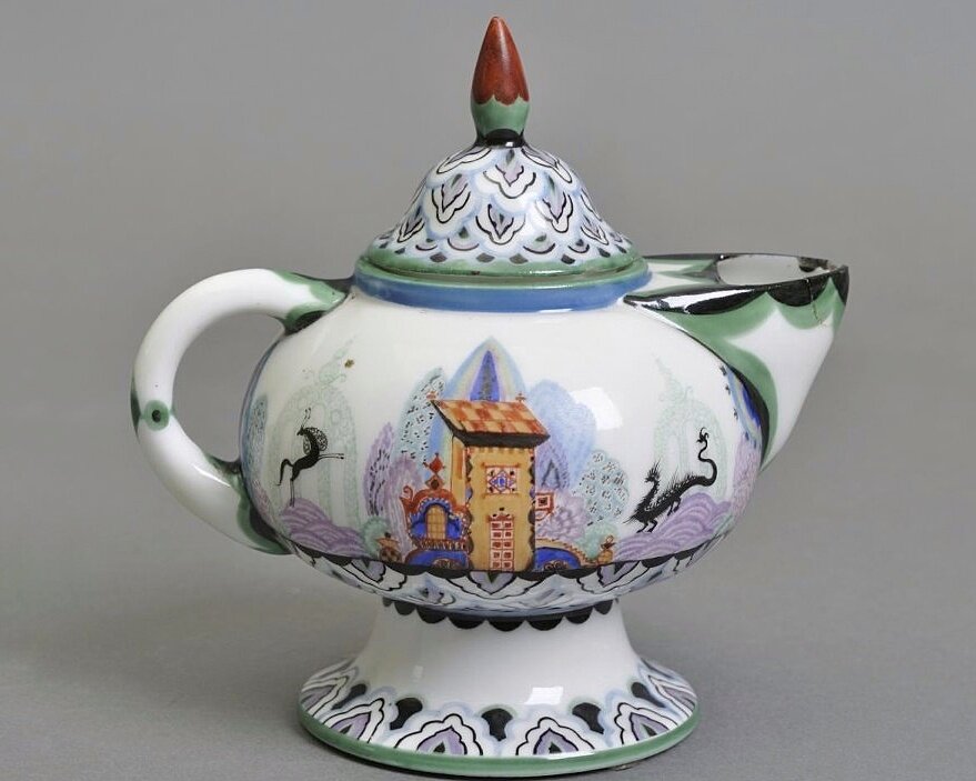 Говорящая посуда. Посуда из мультика красавица и чудовище. Говорящая посуда. Beauty and the beast 1991 чайник. Антикварный серебрянный сервиз.