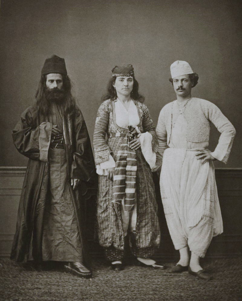 Греки-киприоты в традиционной одежде, 1873 год. Слева монах из Киккоса и пара христиан из Фамагусты (Амахостос). Pascal Sebah. http://www.wdl.org/en/item/337